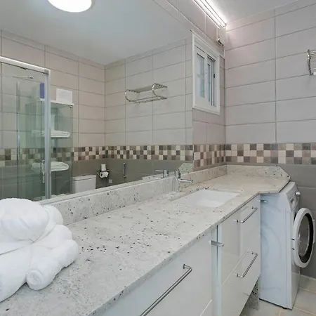 Wide View Penthouse- Terrace & Solarium 公寓 *